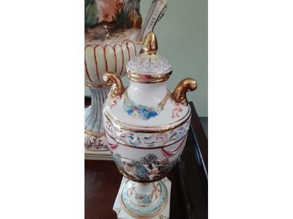 ~/upload/Lots/66769/6xxaxjixqdxsk/069 Capodimonte porselein items  (4)_t600x450.jpg